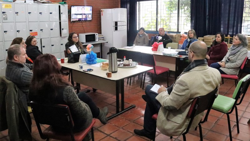 Professores da Escola Araújo Porto Alegre debateram as competências da BNCC nesta sexta-feira (6)